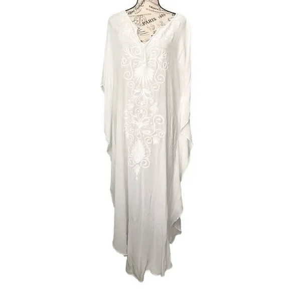 Lilly Pulitzer Mella Maxi Coverup In Resort White in Size S/M - Picture 2 of 11